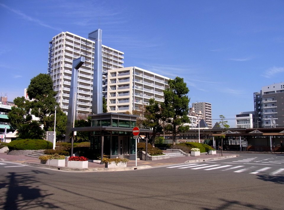 Iwakura Station rotary 111027