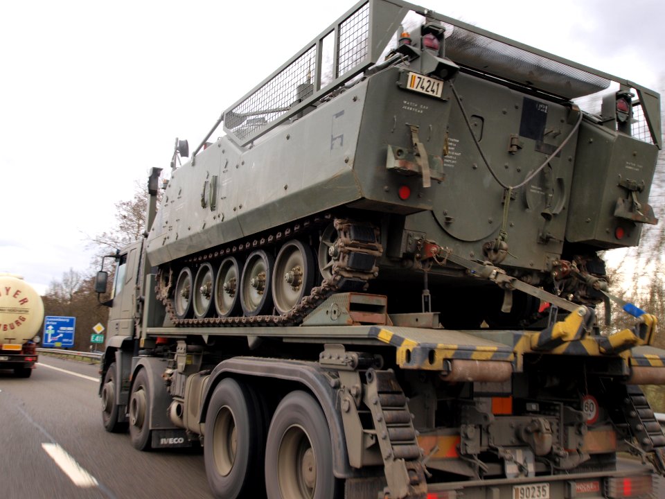 Iveco EuroTrakker Cursor 90235 with AIFV-B 74241 pic2