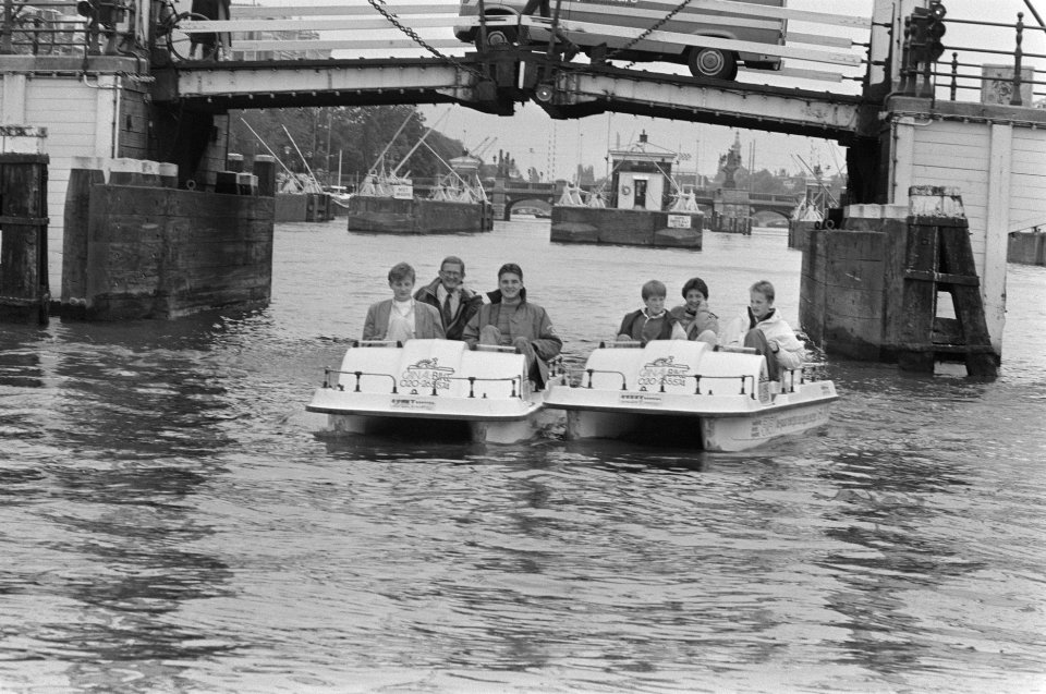 Jaarlijks foto-uurtje Prinses Margriet en gezin v.l.n. Bernhard, mr. Pieter van, Bestanddeelnr 934-0058