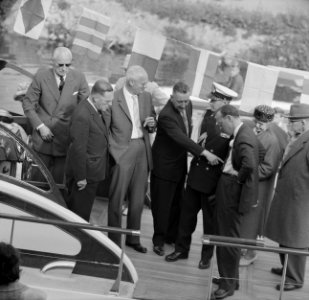 Jacht voor de Prins Bernhard . Gezelschap op het jacht, Bestanddeelnr 912-6161