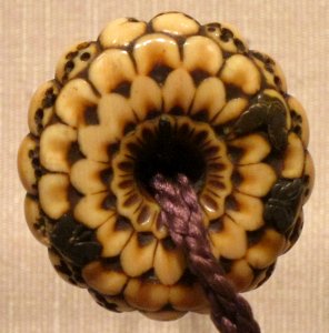 Ivory netsuke with chrysanthemum, Japan, Edo period, HAA