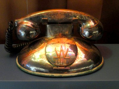 Jack L. Warner's telephone - National Museum of American History - DSC06090