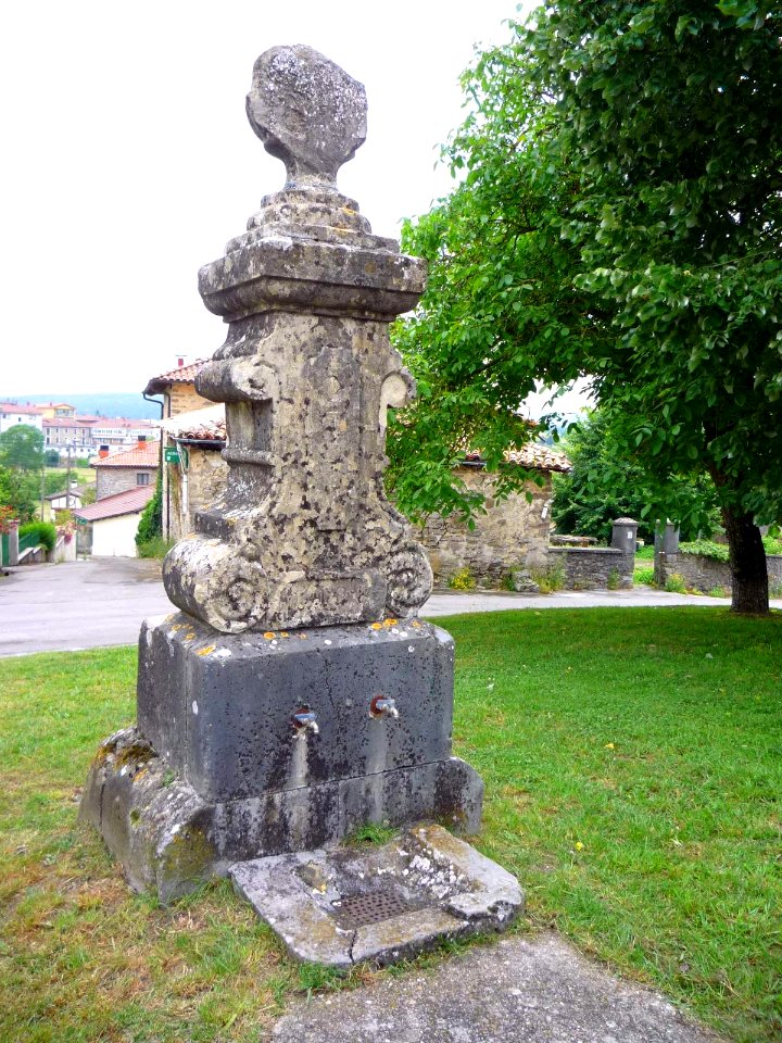 Izarra (Urkabustaiz) - fuente 02