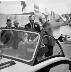 Jacht voor de Prins Bernhard . Prins aan boord, Bestanddeelnr 912-6167