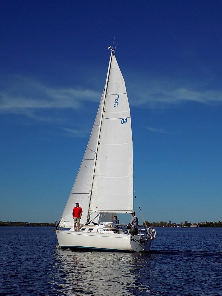 J28 sailboat Horizon Job 0497