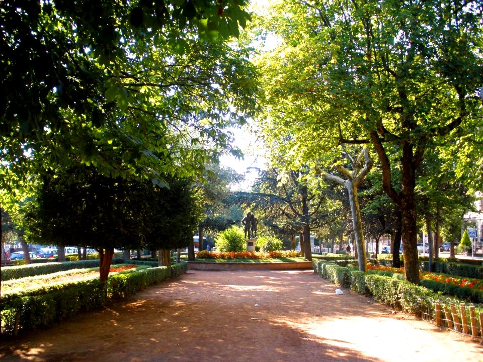Jaca - Paseo de la Constitución 1