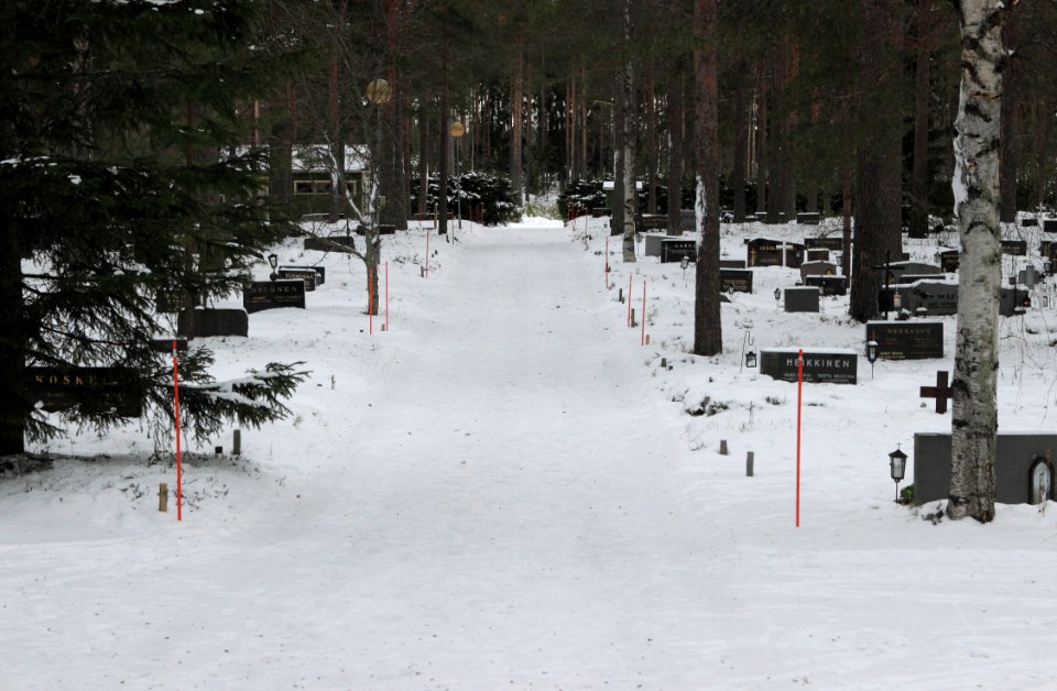 Jääli Cemetery Oulu 20140126 02