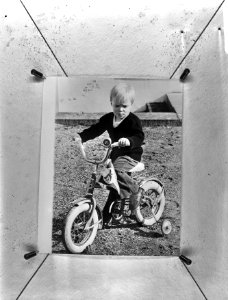 Irene, Carlos en kinderen op Soestdijk, Carlos (jr) op de fiets, Bestanddeelnr 926-2680