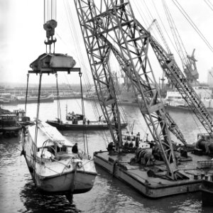 Jacht van schrijver Jan de Hartog arriveerde in Rotterdamse Merwehaven, Bestanddeelnr 918-6168