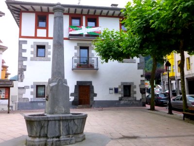 Irura - Fuente 06