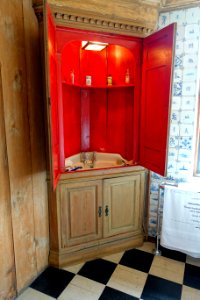 Ireton Bathroom - Packwood House - Warwickshire, England - DSC08906