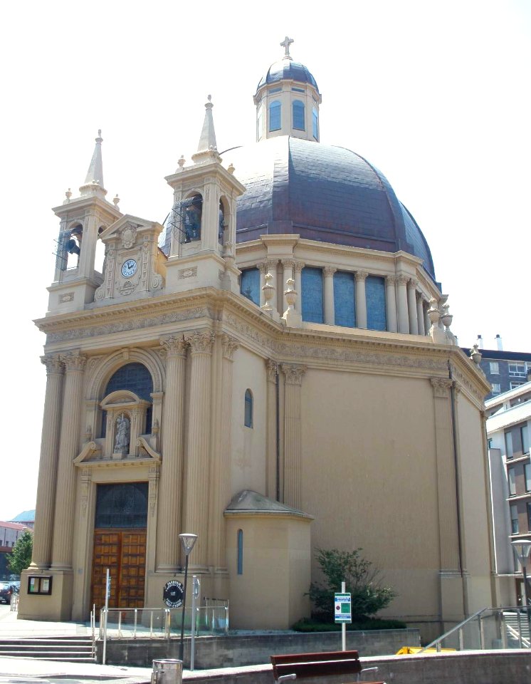 Irun - Iglesia de San Gabriel y Santa Gema 03