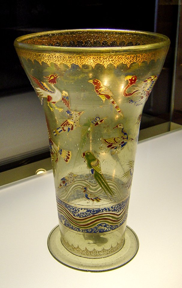 Islamic glassware, Gulbenkian Museum, 2006-01-05 Lisbon 02