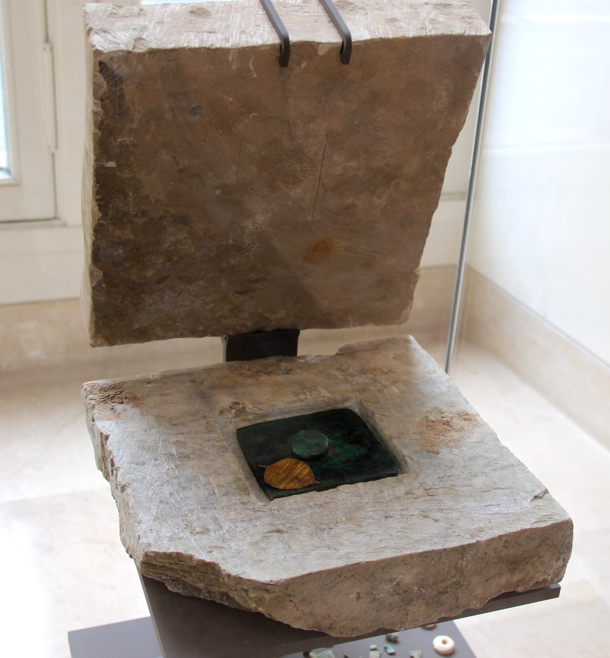 Ishtup-Ilum deposit for the Temple of Lions, Mari