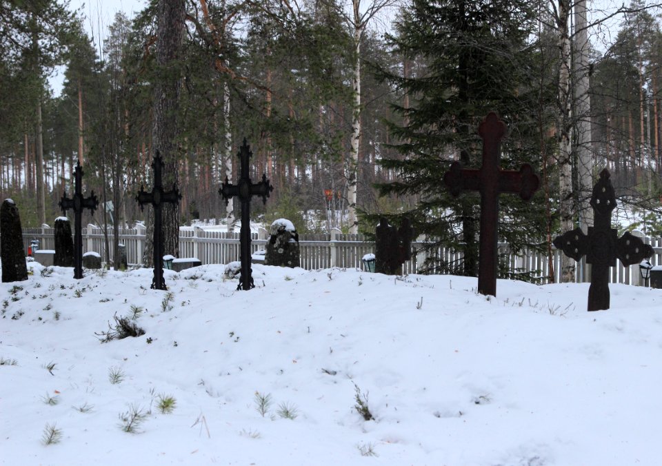 Jääli Cemetery Oulu 20140126 03