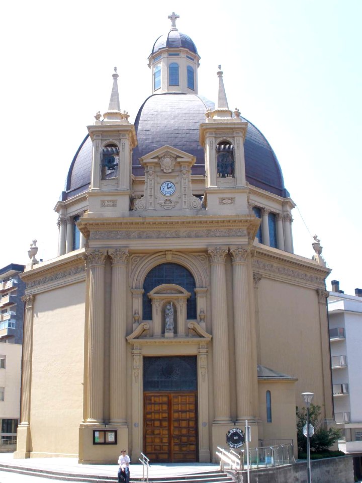 Irun - Iglesia de San Gabriel y Santa Gema 04