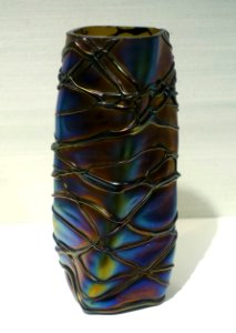 Iridescent threaded vase, Hutte Graf Harrach, Neuwelt Bohmen and Vienna, c. 1898, glass - Hessisches Landesmuseum Darmstadt - Darmstadt, Germany - DSC00845