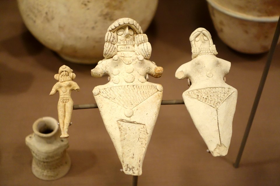 Isin-Larsa period figurines from Diyala - Oriental Institute Museum, University of Chicago - DSC07006