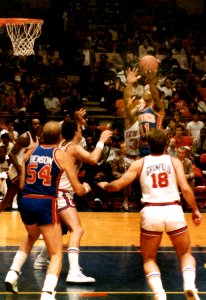 Isiah-thomas detroit-v-new-york 1985