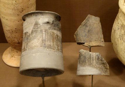 Isin-Larsa period pottery - Oriental Institute Museum, University of Chicago - DSC07003