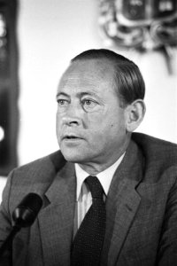 Ir. A. Stikker, voorzitter van de Raad van Bestuur, Bestanddeelnr 932-3689