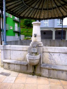 Irura - Fuente 03