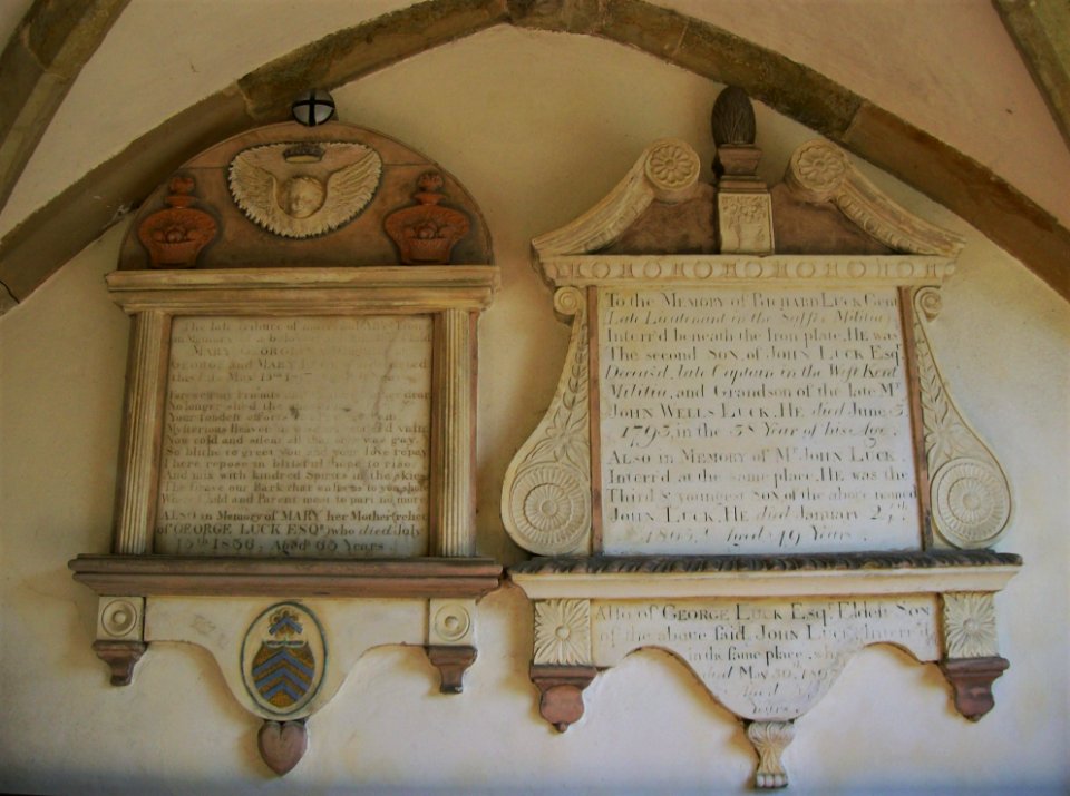Iron wall tablets, Wadhurst
