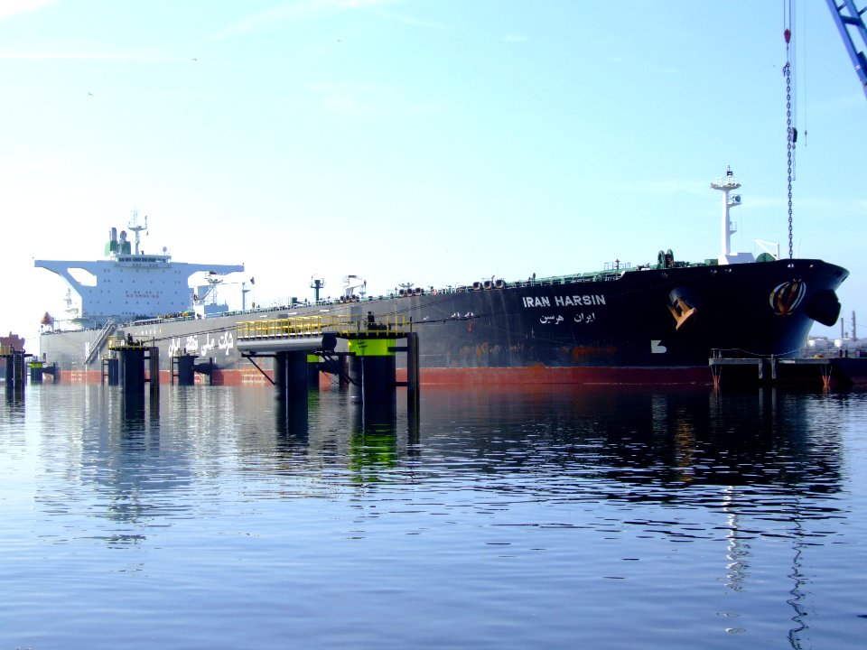 Iran Harsin p8 getting a new anchor at the Caland canal, Port of Rotterdam, Holland 20-May-2007