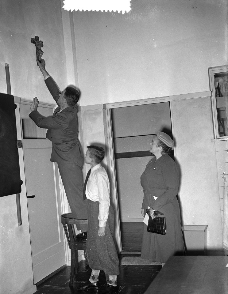 Inzegening St. Louisjongenschool Falkstraat Amsterdam door Deken van de Burgt, Bestanddeelnr 907-4275