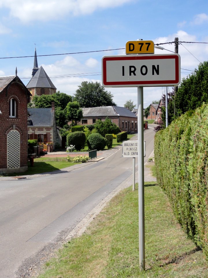 Iron (Aisne) city limit sign