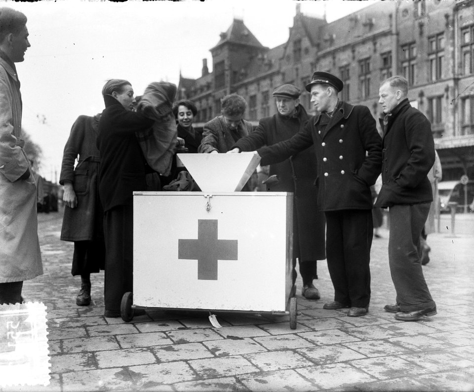 Inzameling geld collecte Amsterdam, Bestanddeelnr 905-5167