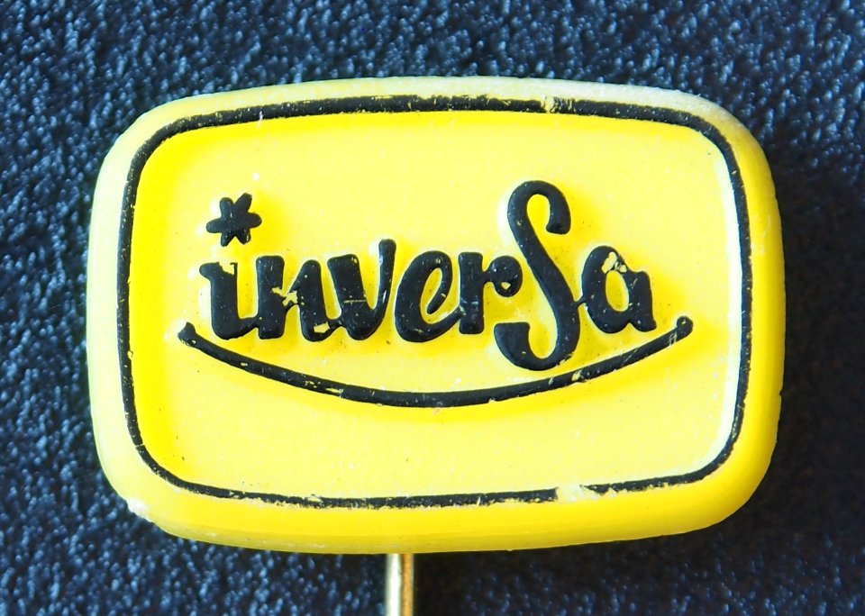 Inversa, geel reclame speldje