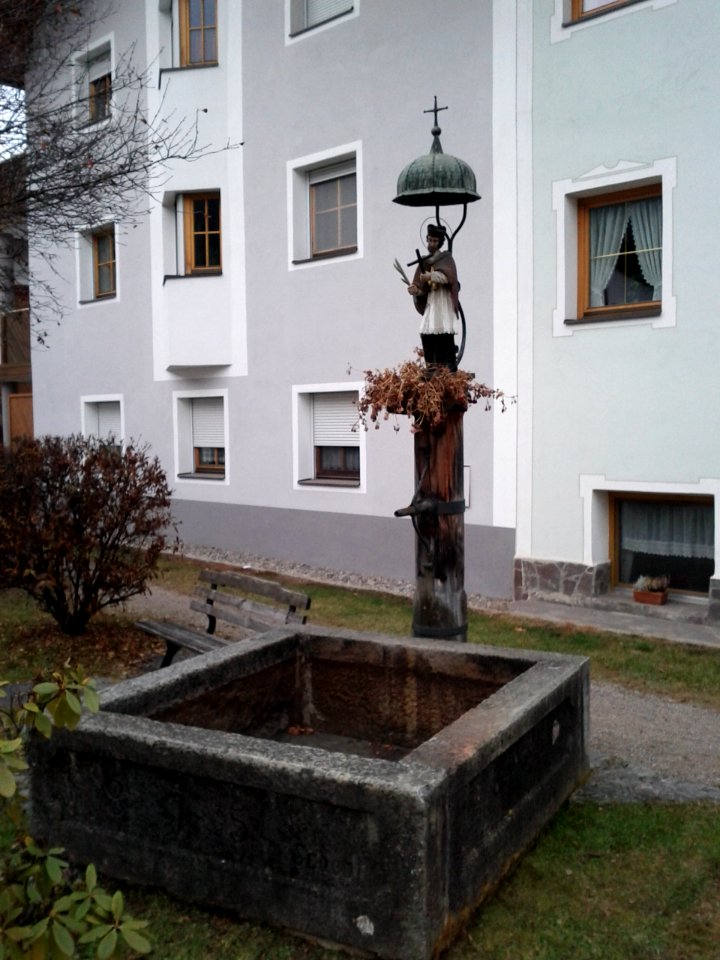 Inzing-Brunnen-HlJohannesNepomuk