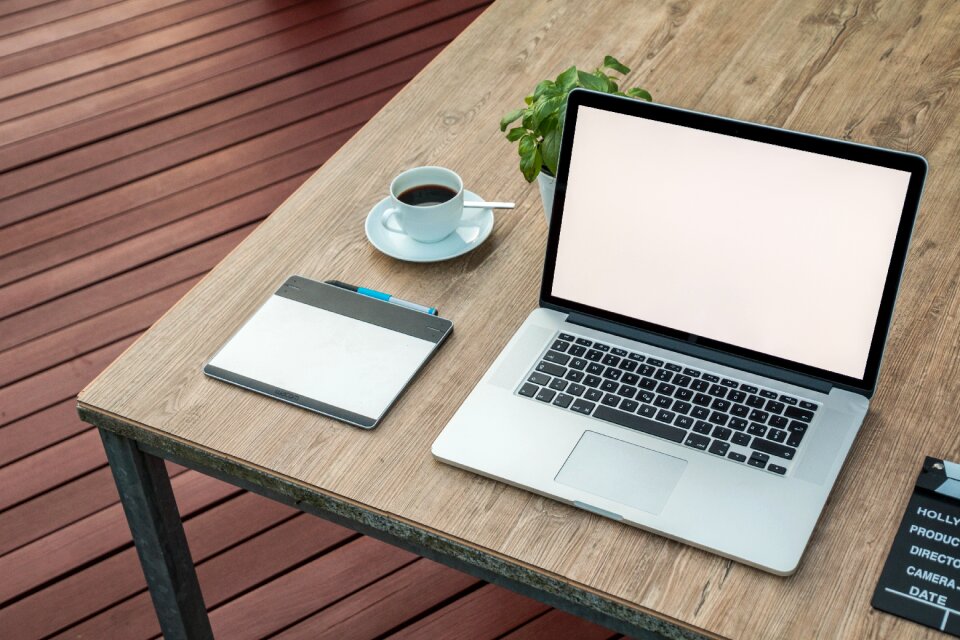 Designer screen apple