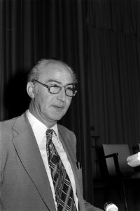 Ir. H. Vredeling (PvdA) aan het woord, Bestanddeelnr 931-7831