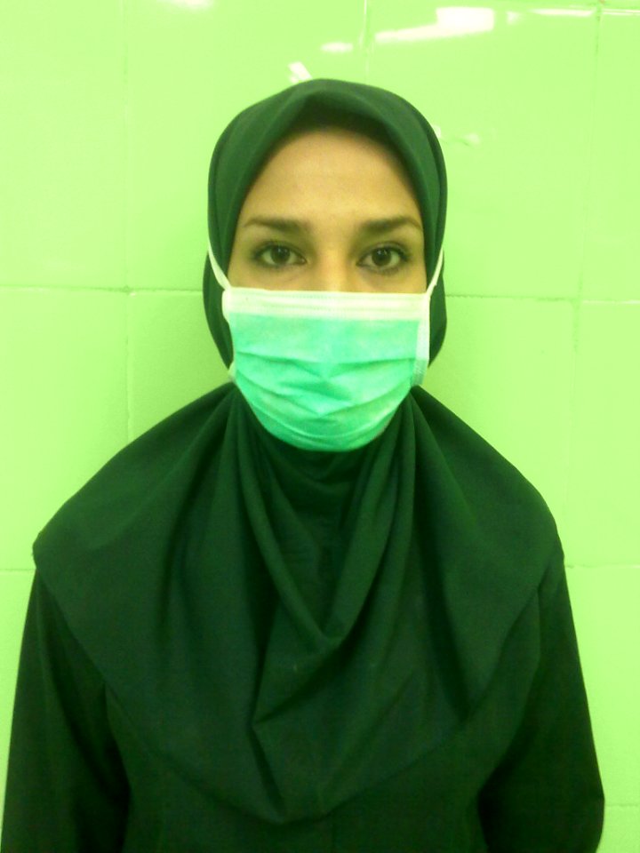Iranian surgical technologist with hijab 03