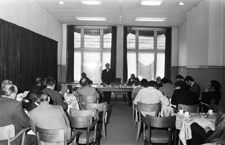 Ir. J.A. Manusama, president van de Republik Maluku Selatan (RMS), aan het woor…, Bestanddeelnr 924-3435