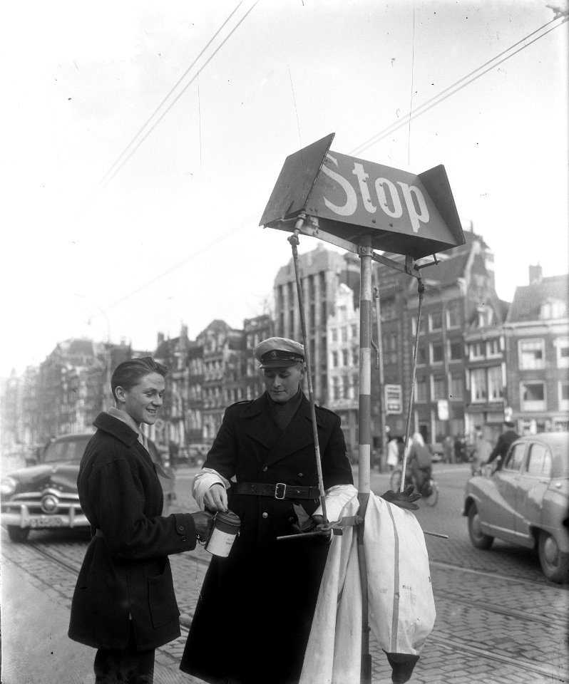 Inzameling geld collecte Amsterdam, Bestanddeelnr 905-5169