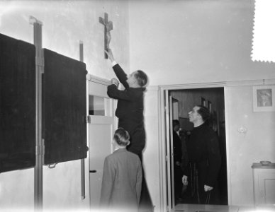 Inzegening St. Louisjongenschool Falkstraat Amsterdam door Deken van de Burgt, Bestanddeelnr 907-4270