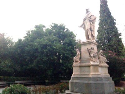 Ioannis Varvakis statue