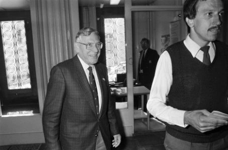 Ir. J. van Zon (r) en zijn raadsman mr. F. Duynstee in Maastricht bij voortzetti, Bestanddeelnr 933-7396