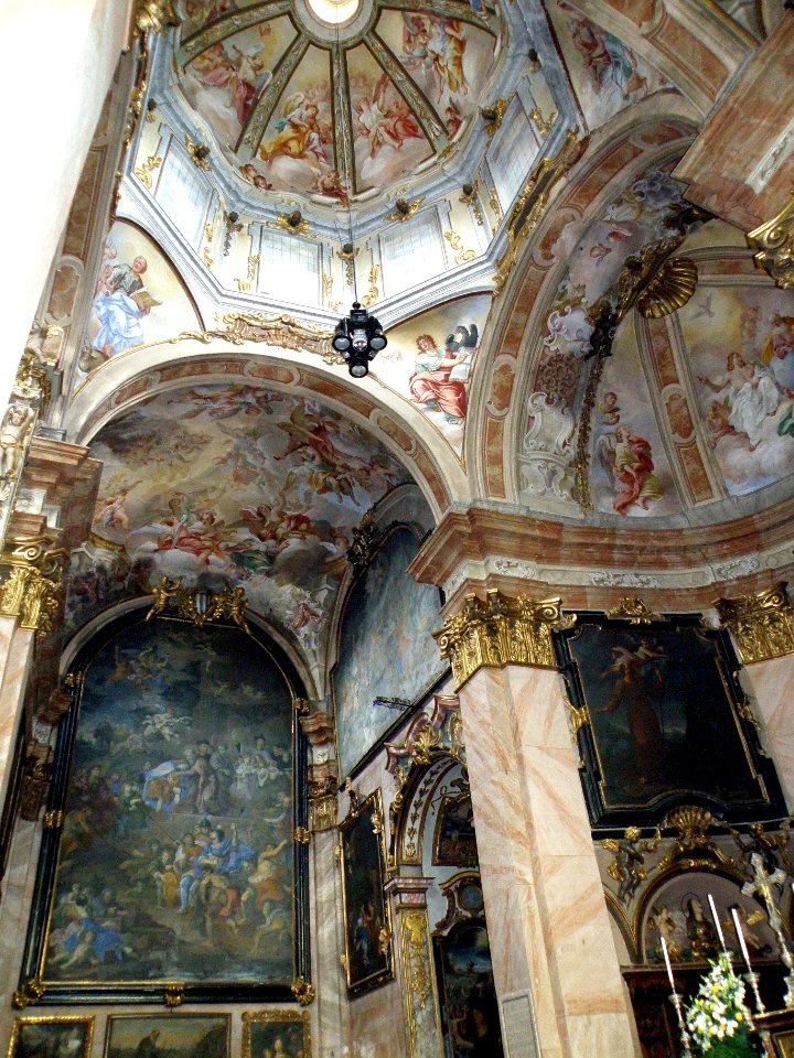 Isola San Giulio Basilica 4