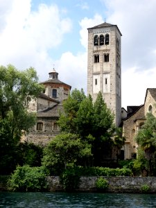 Isola San Giulio Basilica 1