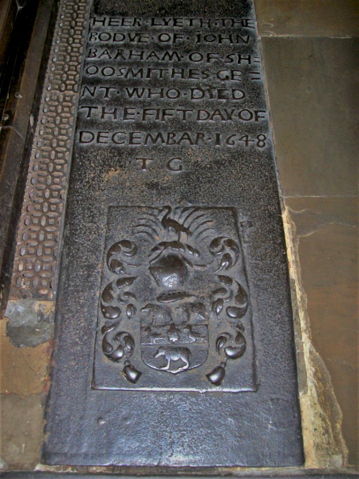 Iron tombstone, Wadhurst 01