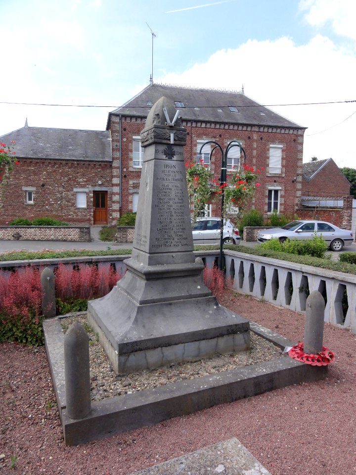 Iron (Aisne) monument aux morts