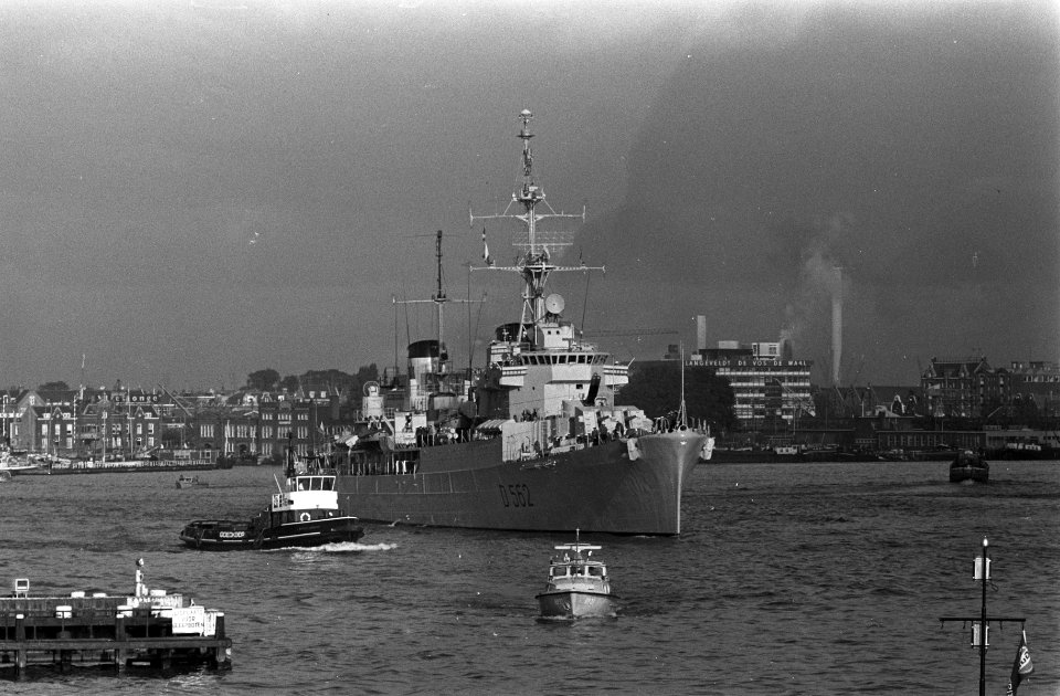 Italiaans opleidingsschip San Giorgio in Amsterdamse haven, Bestanddeelnr 926-6757