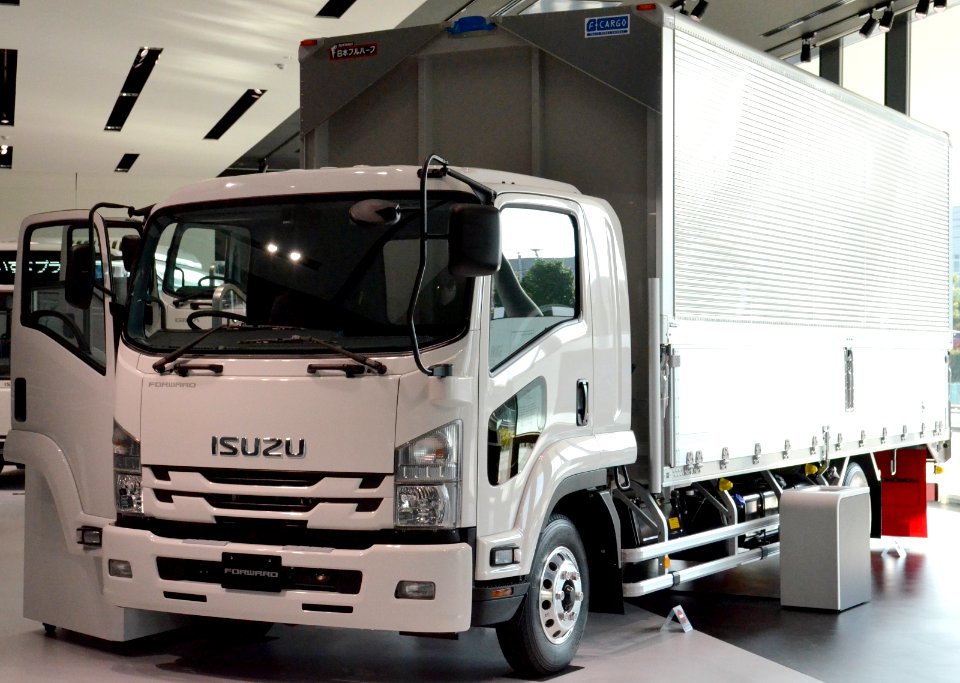 Isuzu Plaza Isuzu Forward TKG-FRR