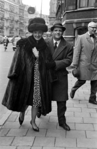 Italiaans Operagezelschap in Amsterdam. Anna Moffo en echtgenoot, Bestanddeelnr 913-4261