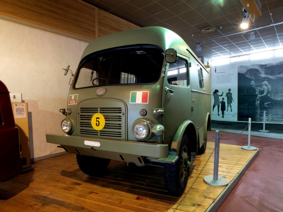 Italian police car, OM Officine Meccaniche, polizia 22722, photo-4