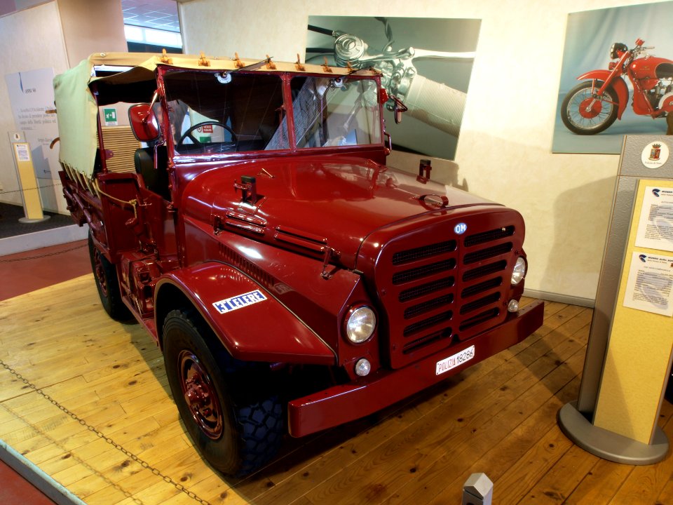 Italian police car, OM Officine Meccaniche, polizia 18286